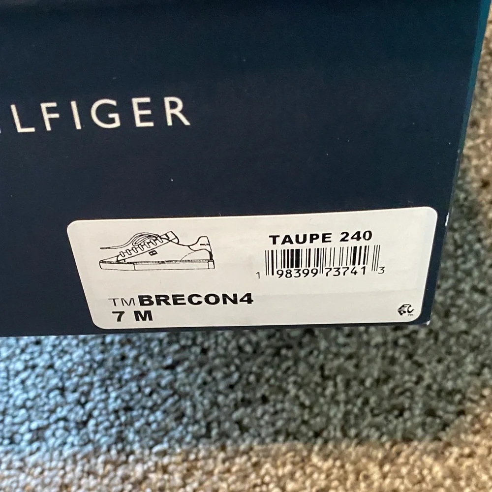 Tommy Hilfiger Men’s Taupe Low-Top Sneakers